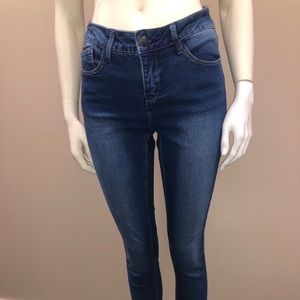 Thorn Universal Jeans